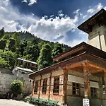 Hostel 360 Degree, Riverside Stay, Old Manali