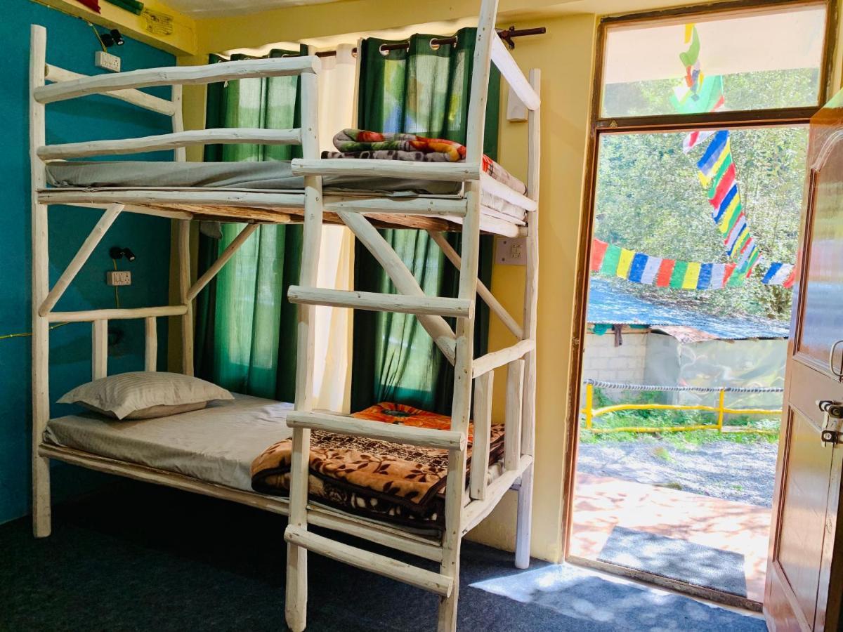 360 Degree, Riverside Stay, Old