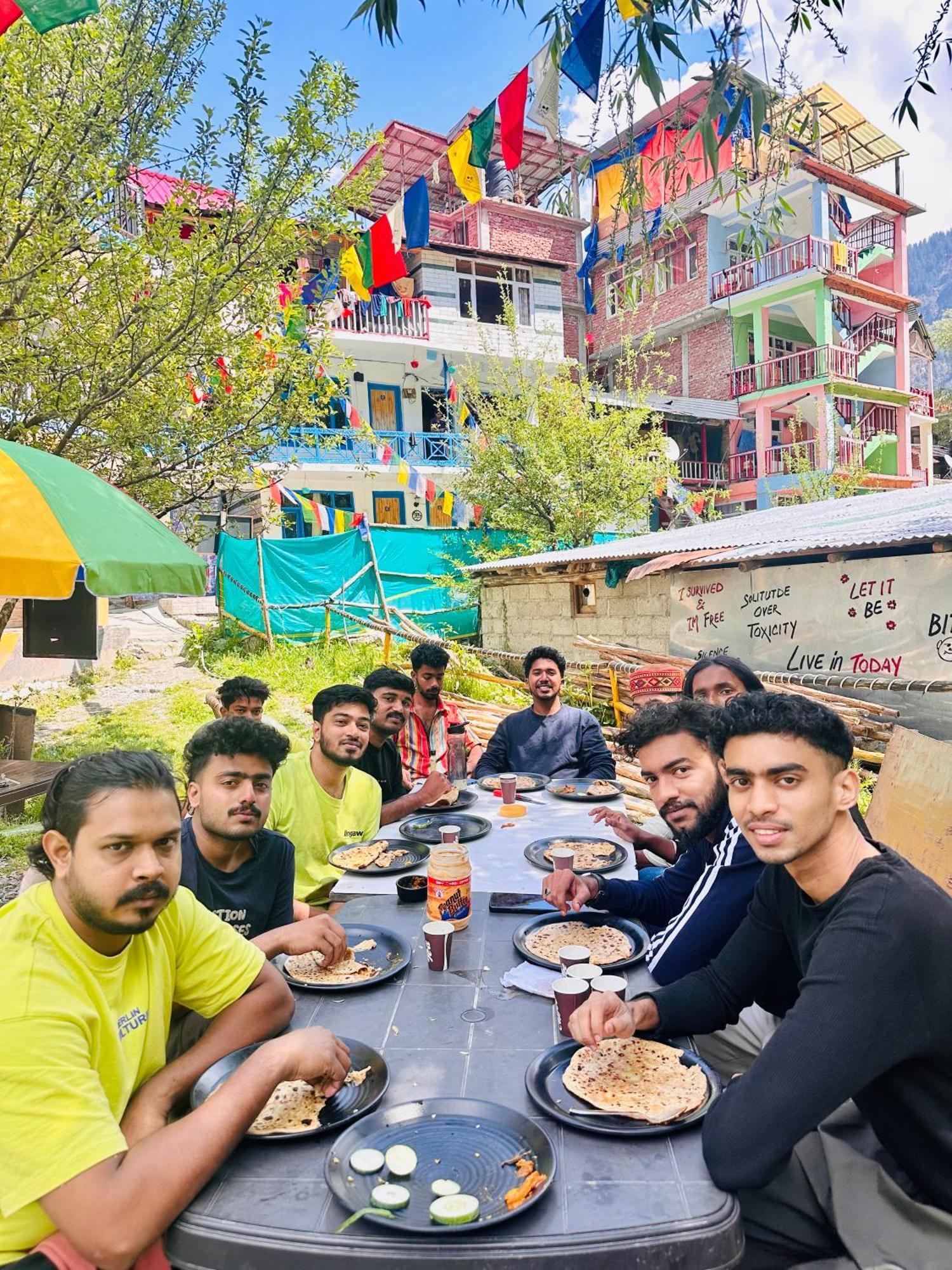360 Degree, Riverside Stay, Old *