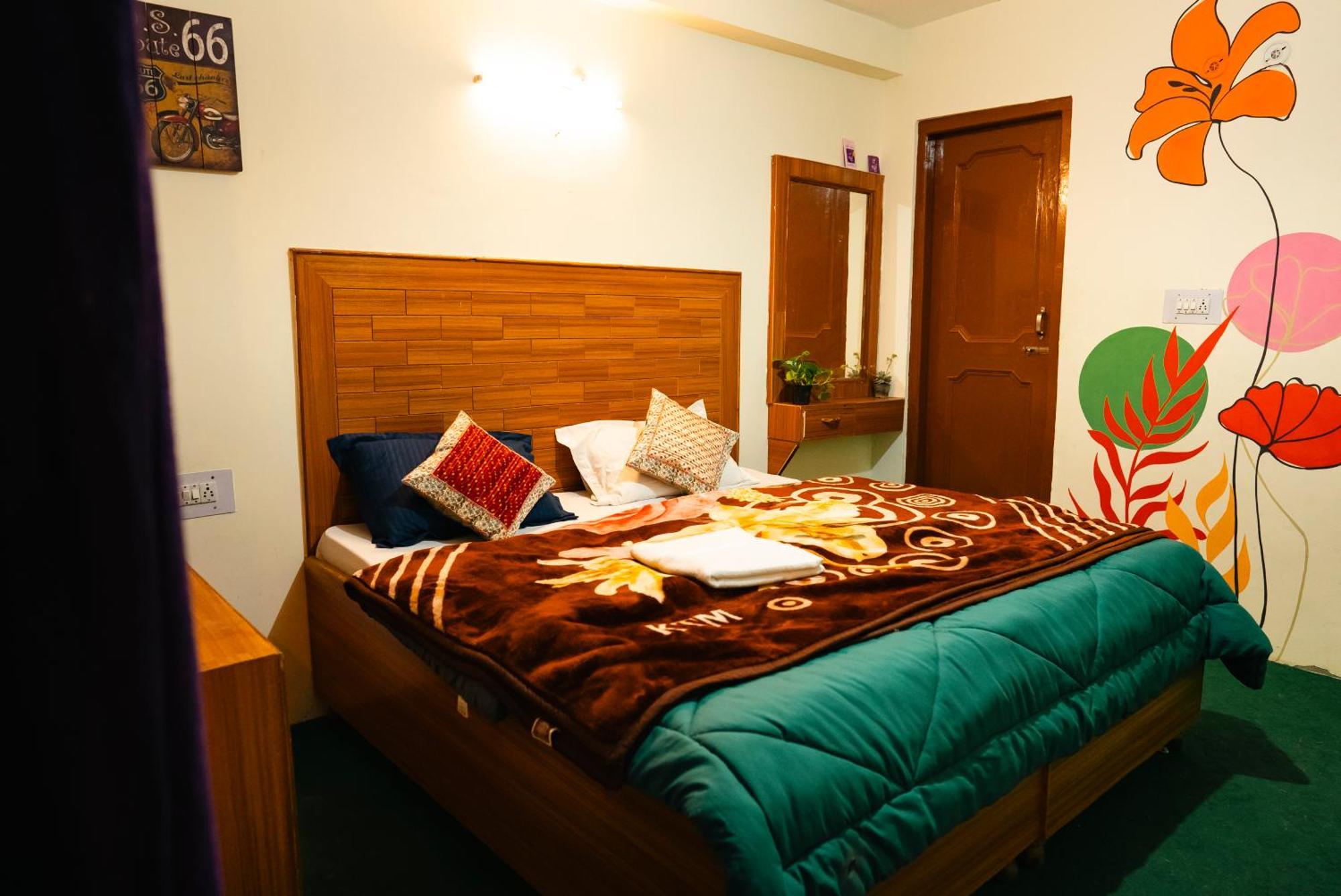 360 Degree, Riverside Stay, Old Manali (Himachal Pradesh)
