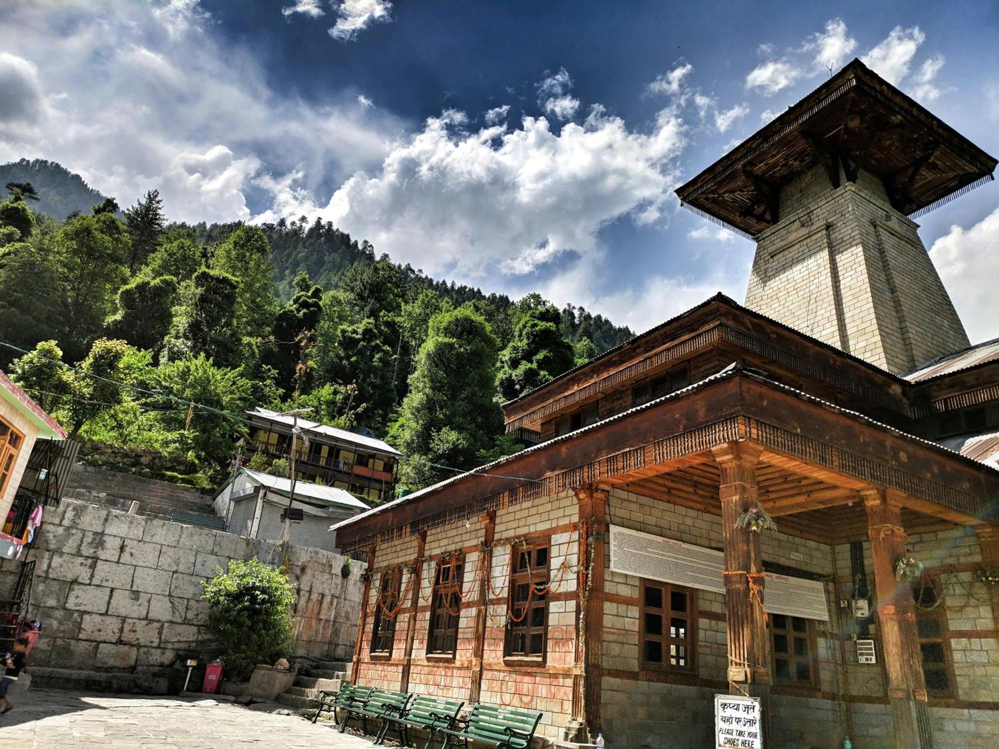 360 Degree, Riverside Stay, Old
